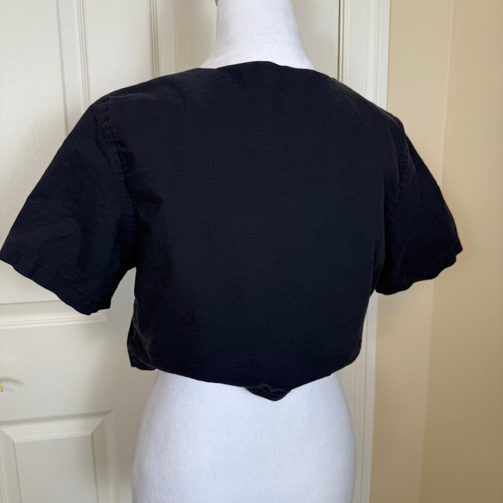 Princess Polly Elianna Black Cropped Button Front Top Short Sleeve V Neck Sz 10 - Picture 3 of 7